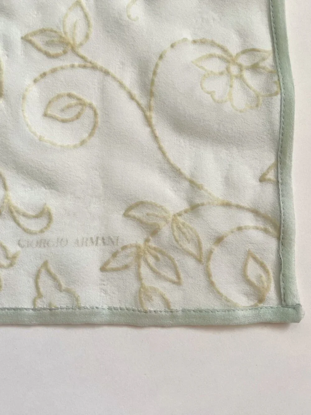 GIORGIO ARMANI GREEN 100% Silk Scarf Shawl Wrap 69